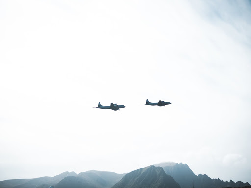 Aviões sobrevoando montanhas - EPCAR